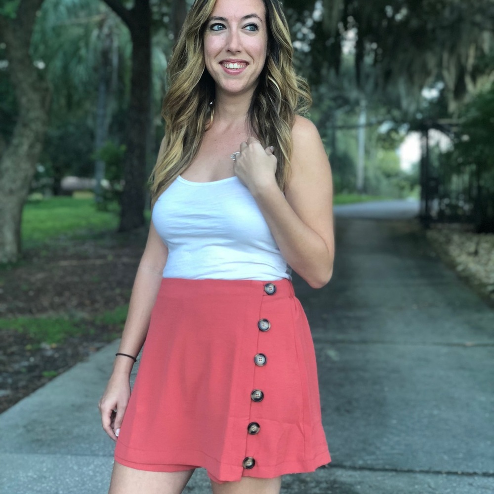 NWT Skort with buttons and elastic in the back